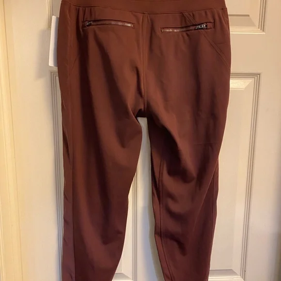 Athleta Rainier mid rise jogger burgundy size Medium - Picture 5 of 12